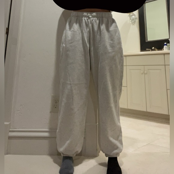 Only worn once and only one owner. For reference I am 5’5 140LB - Picture 4 of 5